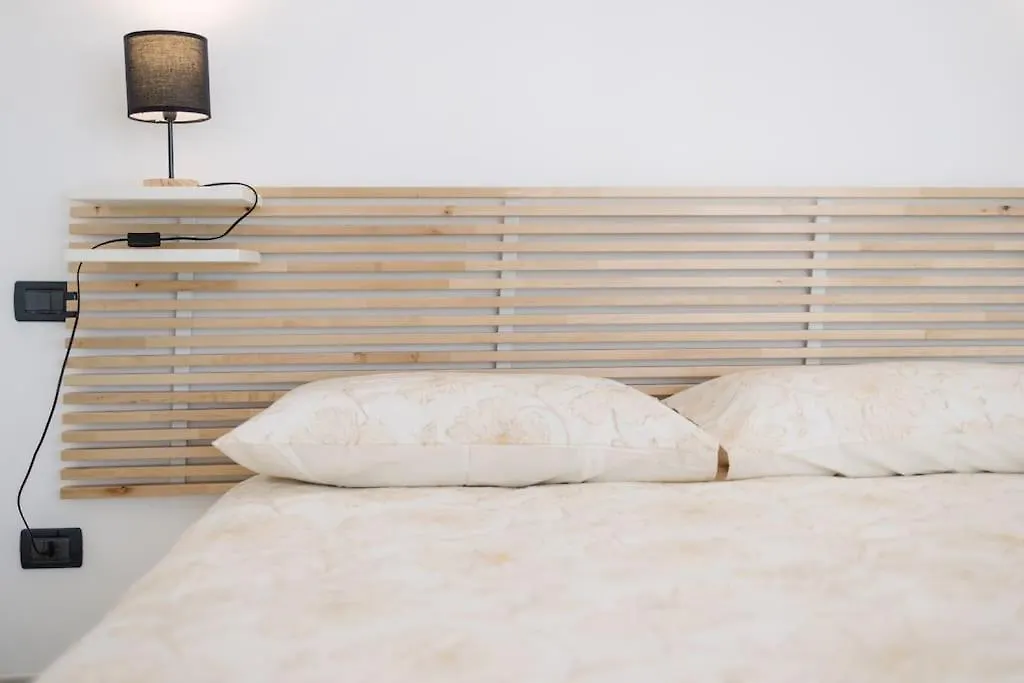 Apartamento Fronte Mare-Piscina- Pista Ciclabile Imperia 0*,  Italia