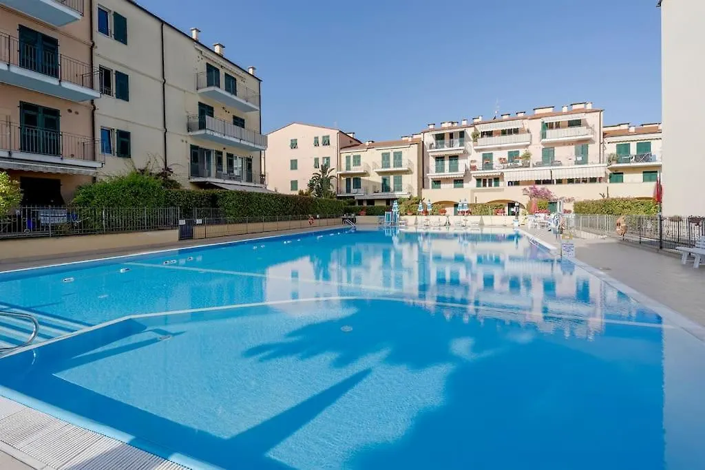 Fronte Mare-Piscina- Pista Ciclabile Appartement Imperia Italië